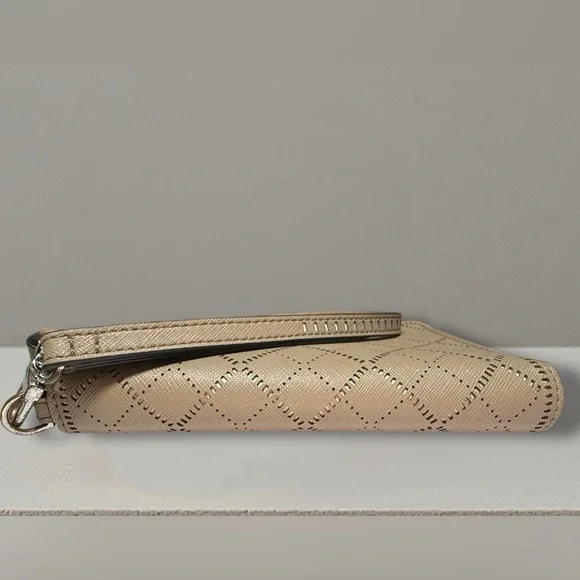 ✨EUC Tory Burch Diamond Laser Cut Zip Around, Leather Wallet/Wristlet - Picture 6 of 6